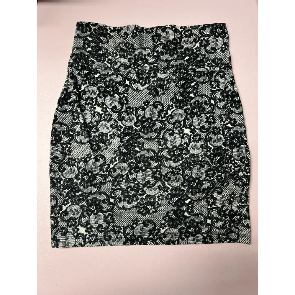 Charlotte Russe Women's High Waist Pull On Floral Lace Print Mini Skirt S
